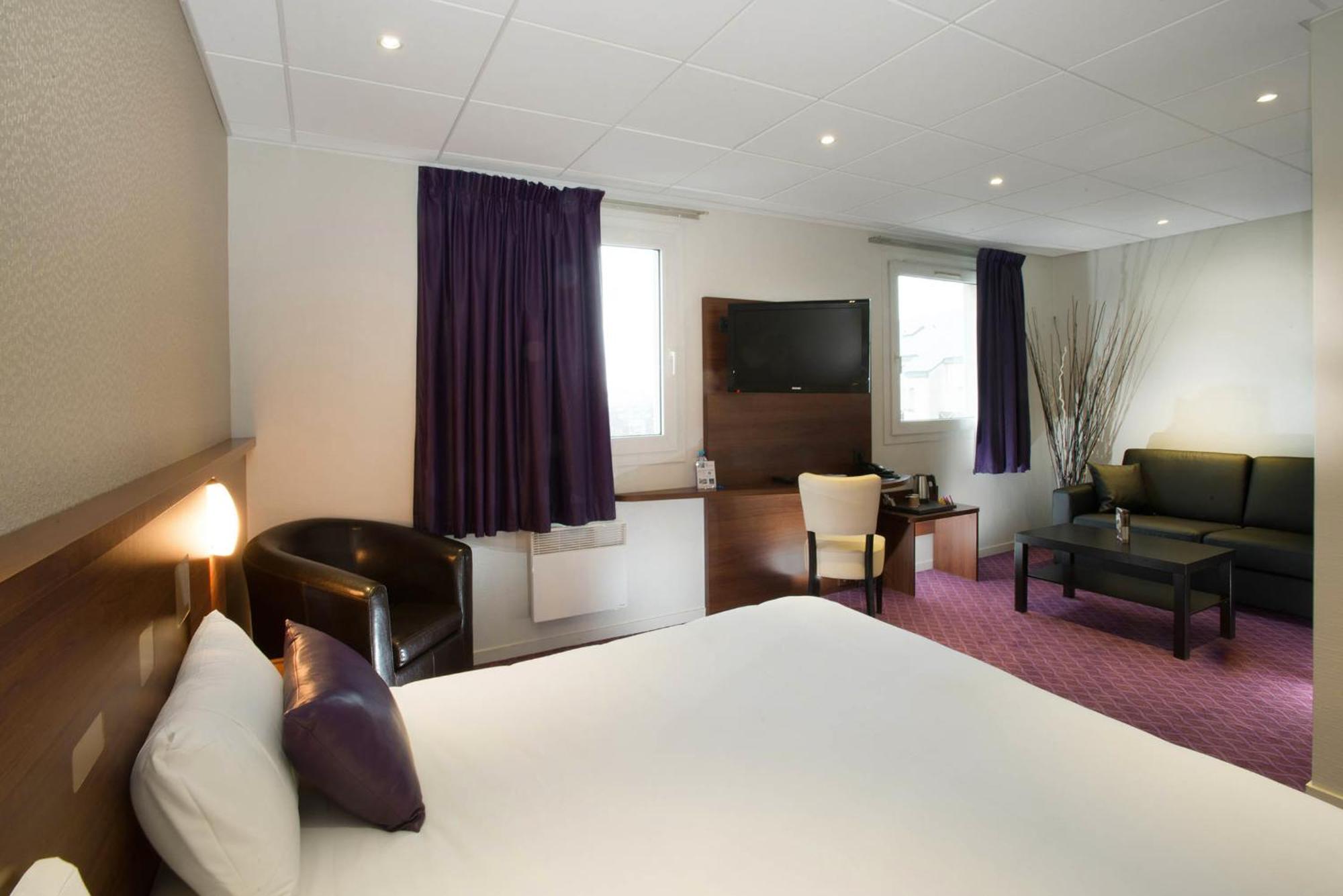 Brit Hotel Tours Sud - Le Cheops Joue-les-Tours Exterior photo